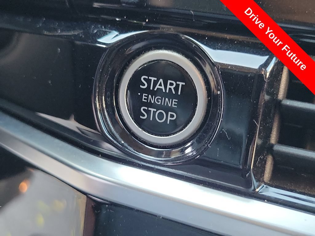 Used 2022 Nissan Pathfinder Platinum w/ Cargo Package FWD image 9