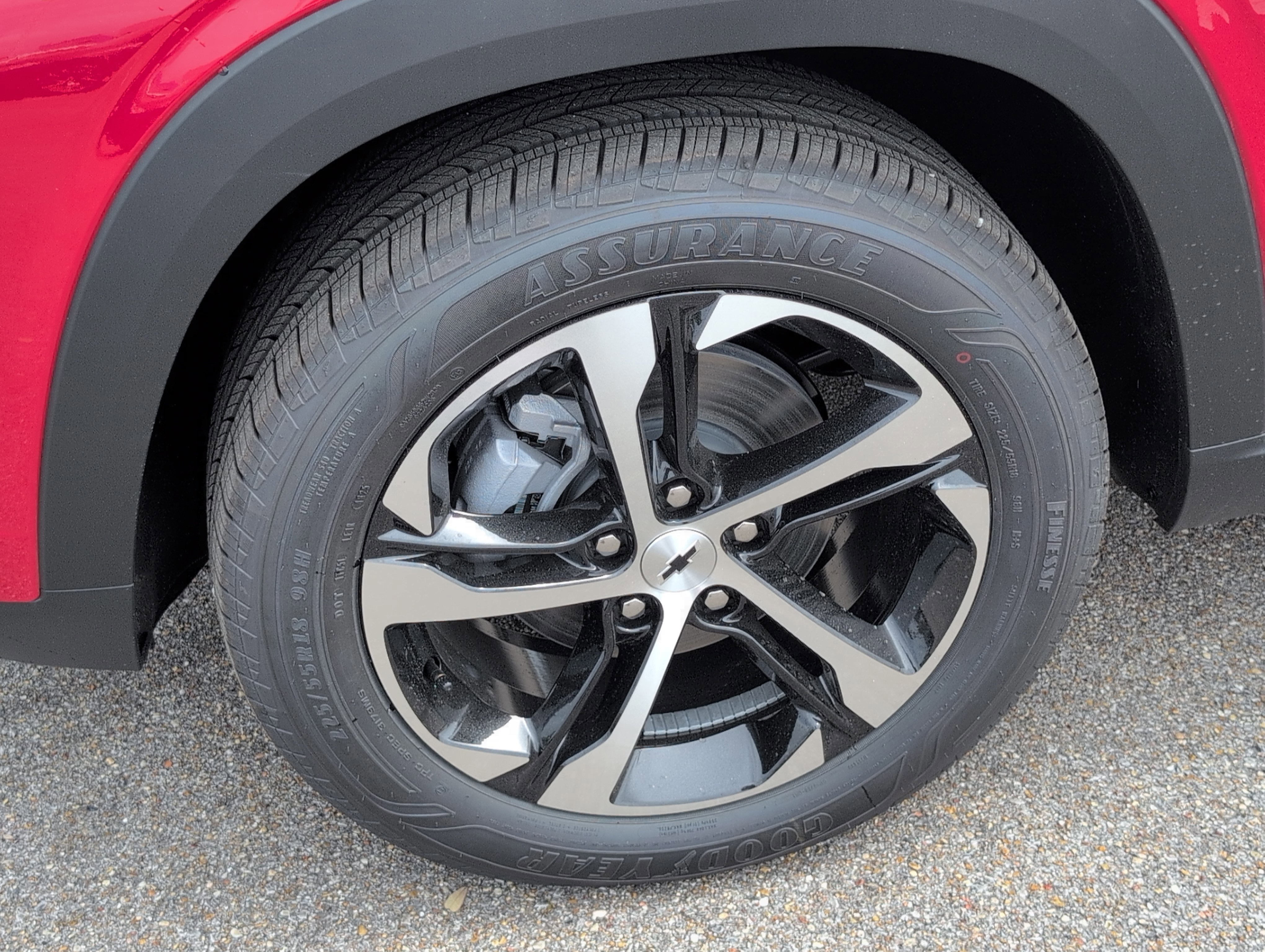 New 2026 Chevrolet Trax RS w/ Sunroof Package image 11