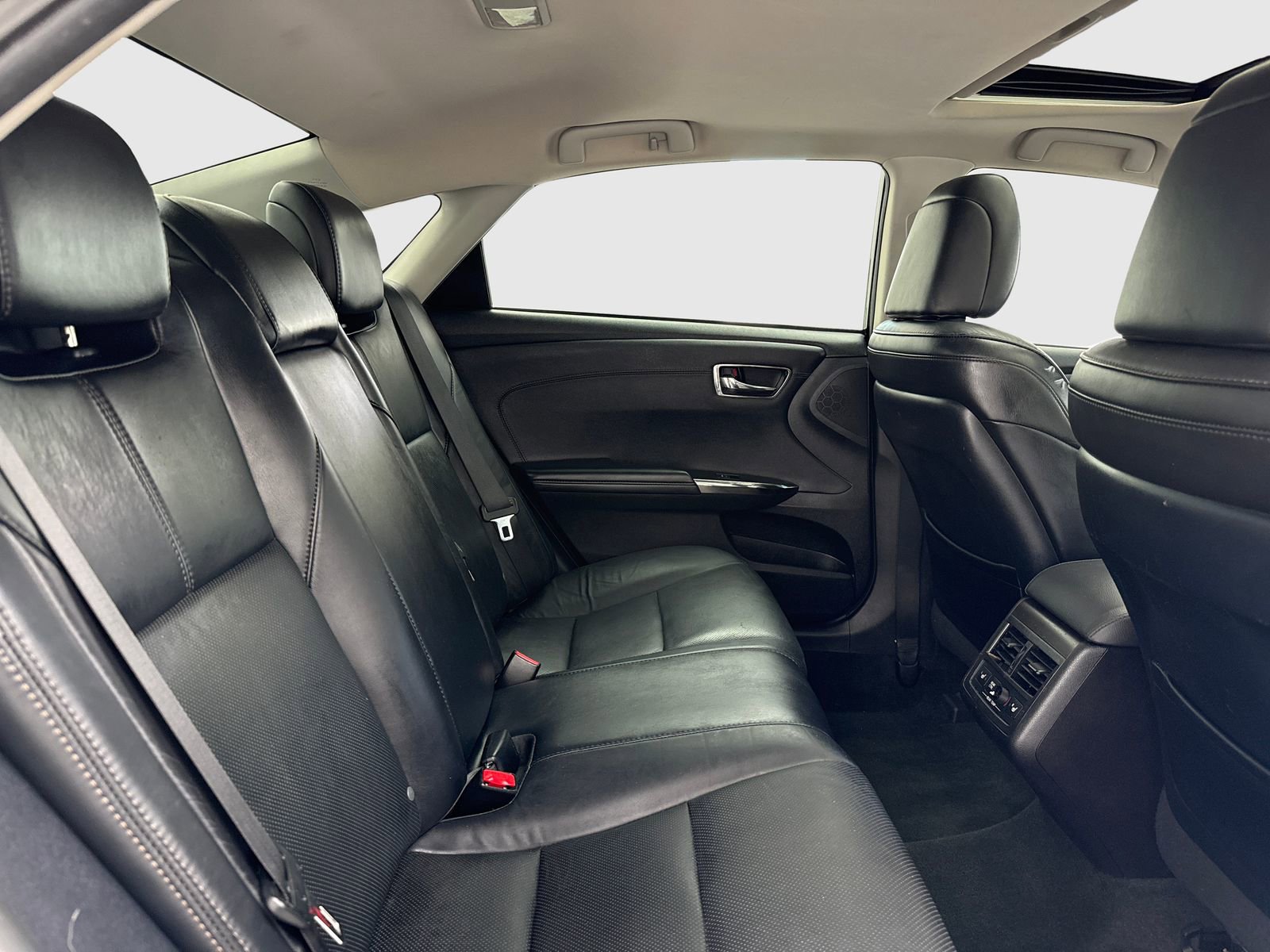 Used 2016 Toyota Avalon Limited FWD image 45