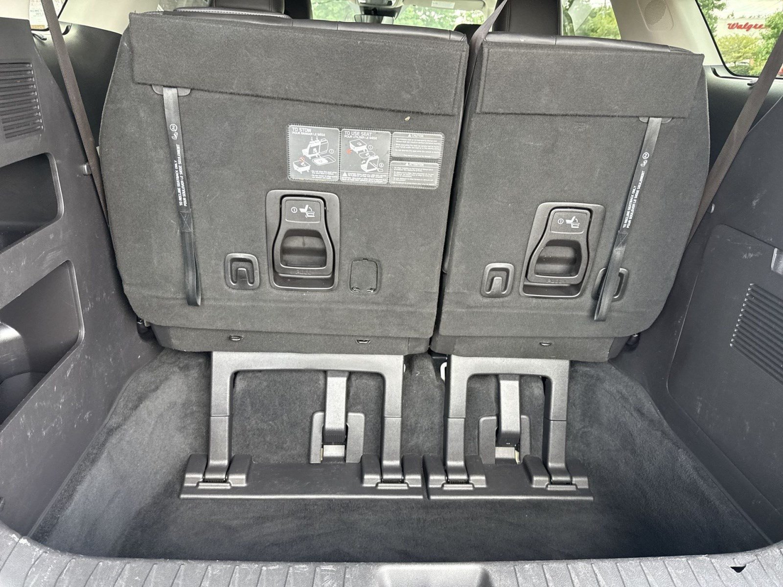 Used 2022 Kia Carnival EX FWD image 24