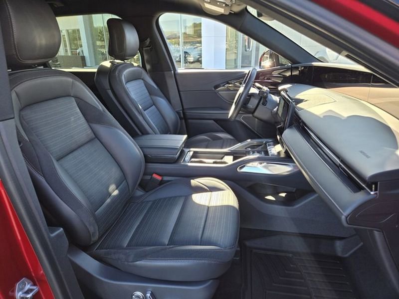 Used 2024 Lincoln Nautilus Reserve w/ Jet Appearance Package (87T) AWD/4WD image 24