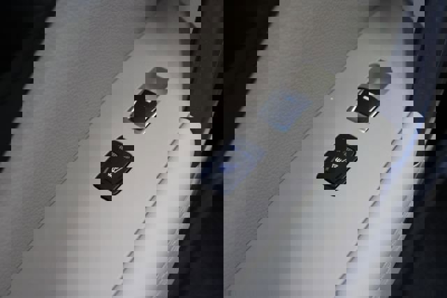 Used 2013 Hyundai Azera Limited image 21