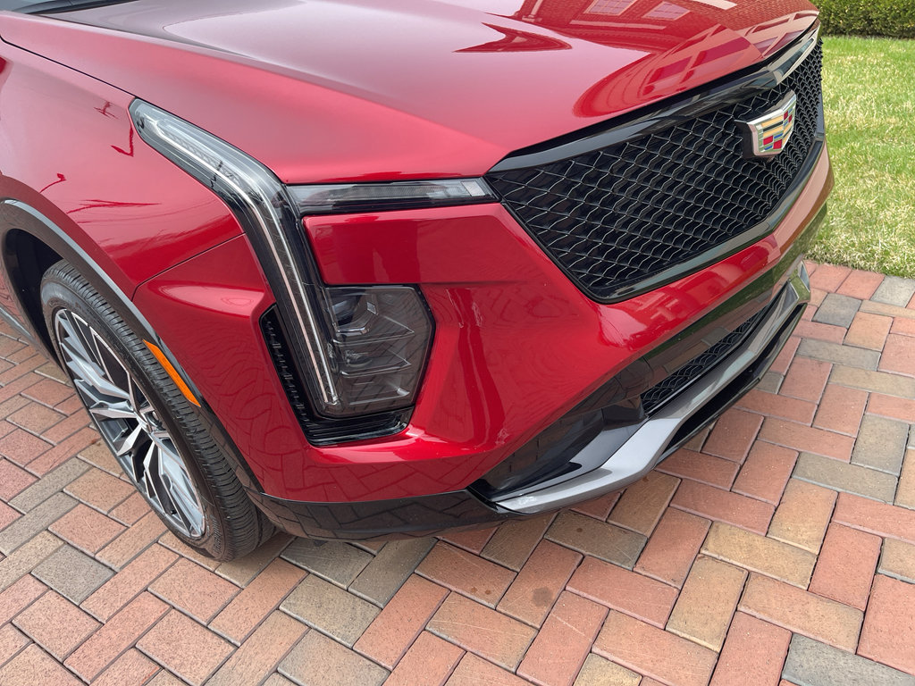 Used 2025 Cadillac XT4 Sport image 4