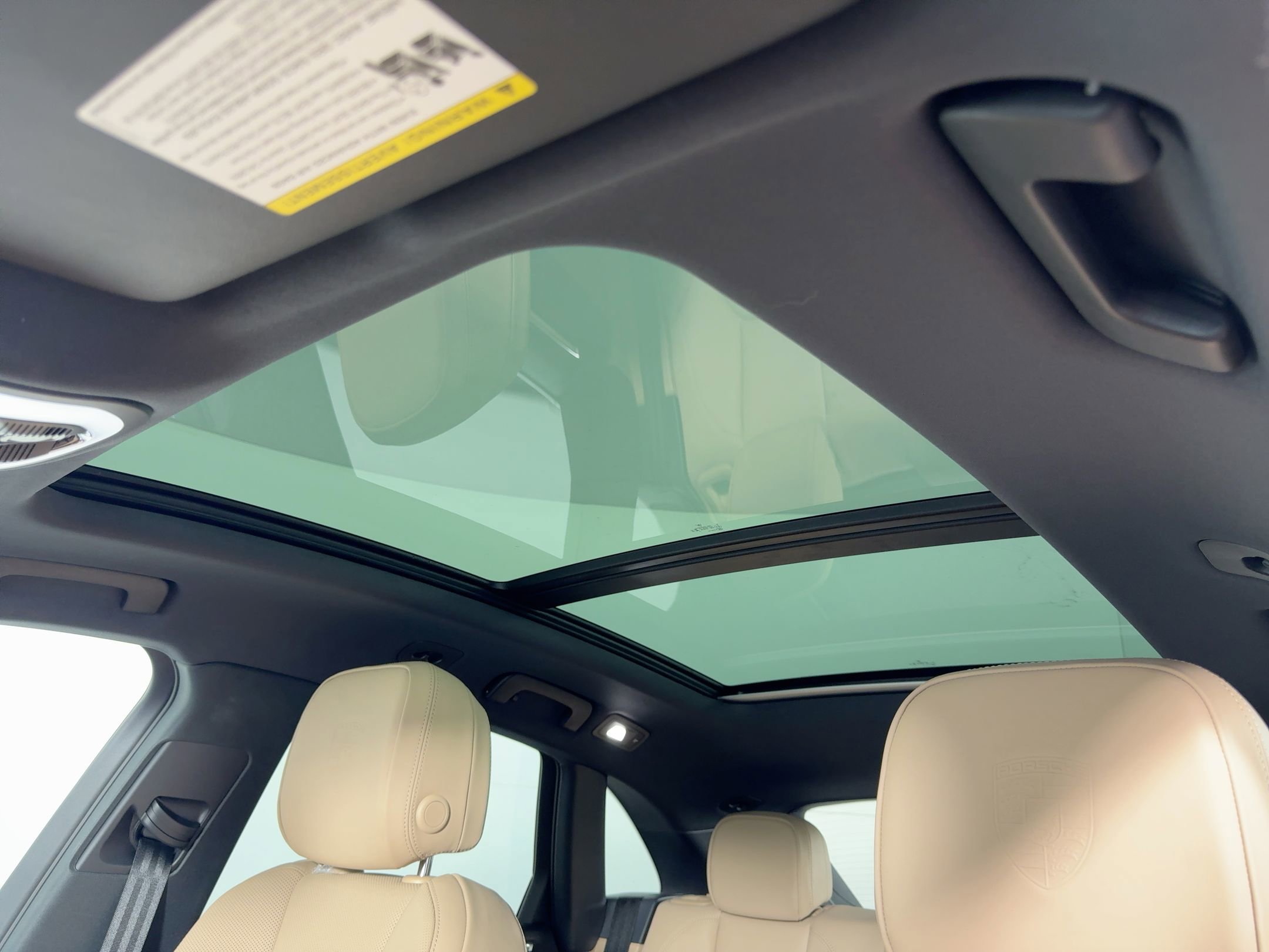 Certified 2025 Porsche Macan image 15