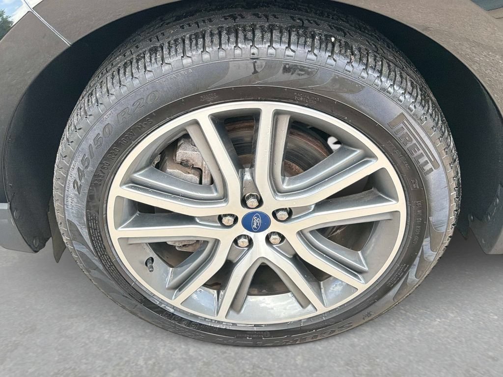 Used 2022 Ford Edge Titanium AWD/4WD image 12