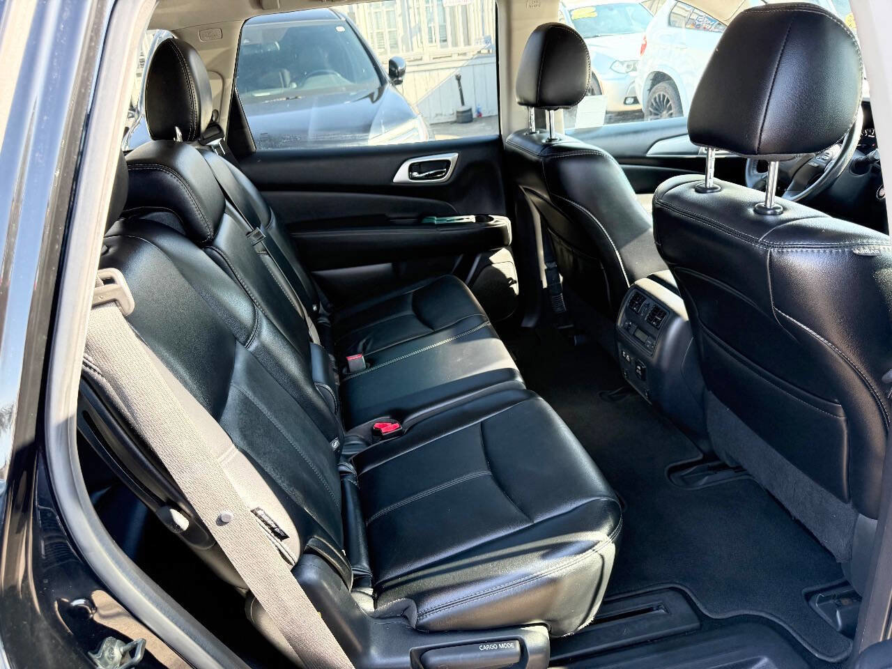 Used 2019 Nissan Pathfinder SL image 19