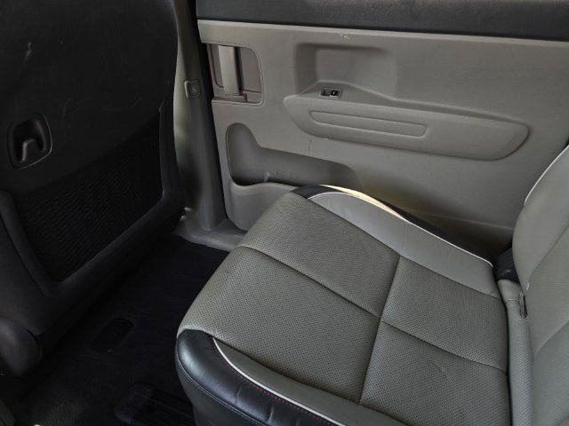 Used 2017 Kia Sedona LX w/ LX Essentials Premium Package FWD image 13