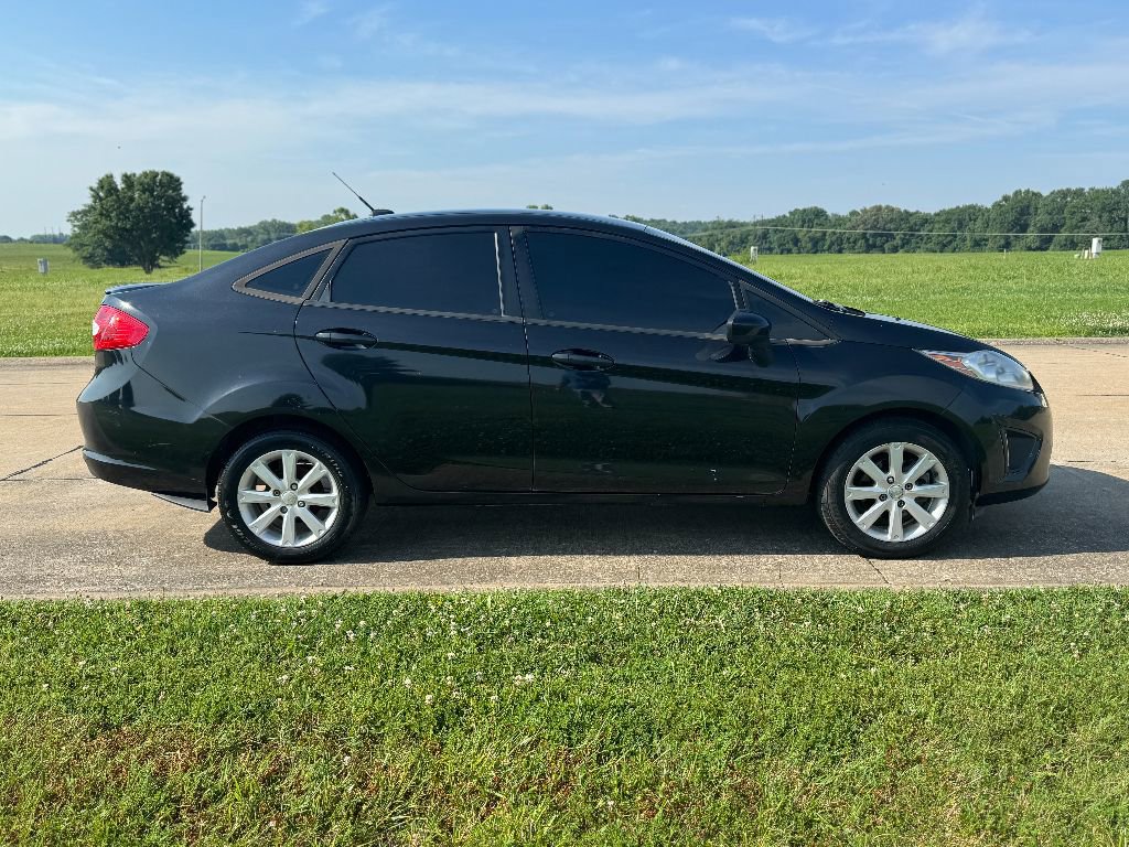 Used 2011 Ford Fiesta SE w/ 203A Rapid Spec Order Code image 6