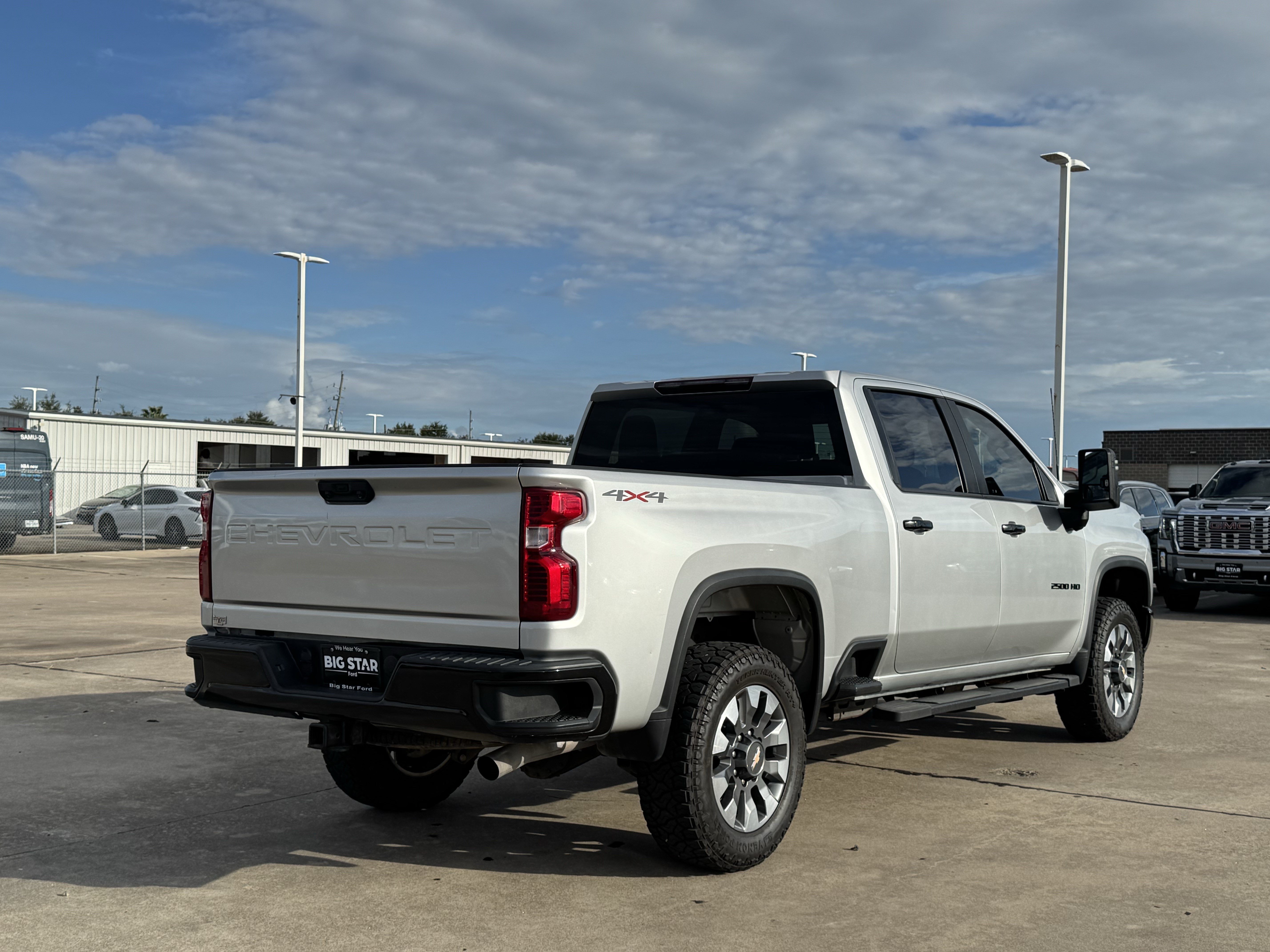 Used 2022 Chevrolet Silverado 2500 Custom w/ Custom Value Package AWD/4WD image 7