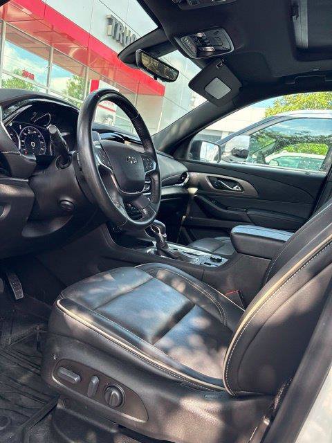 Used 2023 Chevrolet Traverse Premier w/ Redline Edition FWD image 16