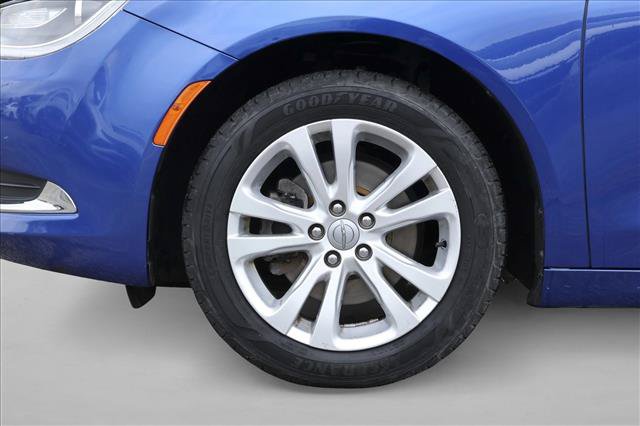 Used 2015 Chrysler 200 Limited FWD image 9