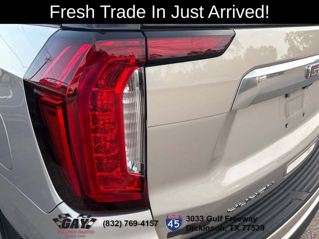 Used 2022 GMC Yukon XL Denali w/ Denali Premium Package AWD/4WD image 11