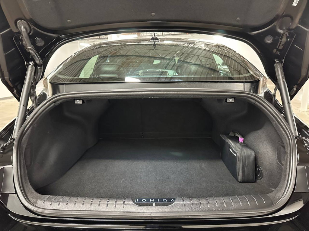 Used 2025 Hyundai Ioniq 6 SEL image 15