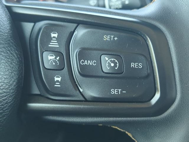 Used 2024 Jeep Gladiator Overland AWD/4WD image 14