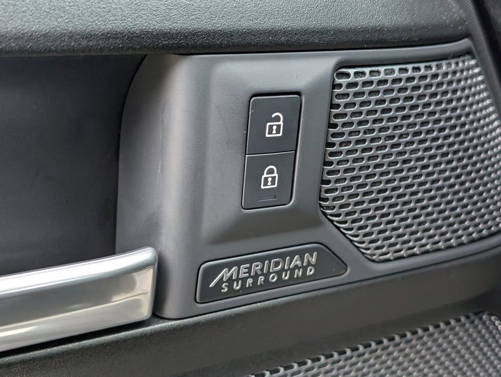 Used 2023 Land Rover Defender 90 V8 AWD/4WD image 25