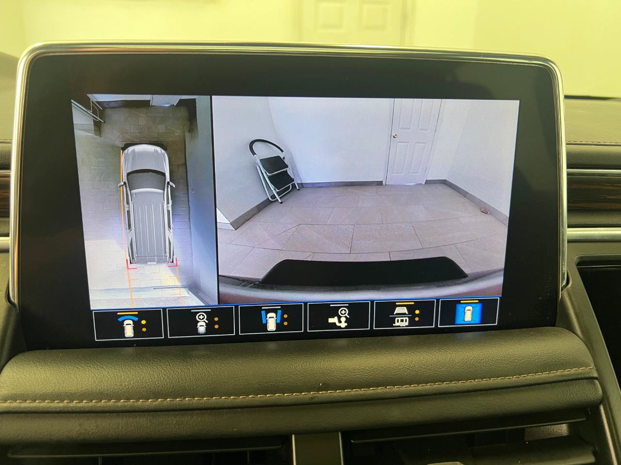 Used 2021 Chevrolet Tahoe High Country w/ Premium Package AWD/4WD image 61