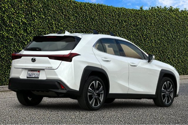 Used 2025 Lexus UX 300h FWD w/ Accessory Package (Z2) image 4