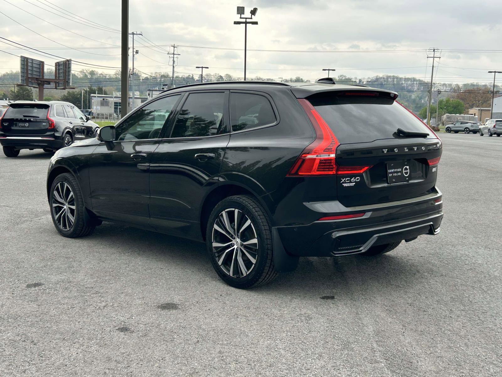 Certified 2024 Volvo XC60 B5 Plus w/ Climate Package image 5