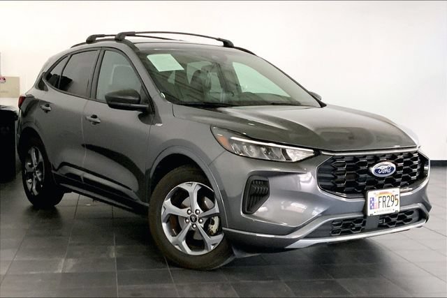 Used 2024 Ford Escape ST-Line w/ Tech Pack #1 FWD image 2