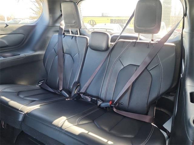 Used 2021 Chrysler Pacifica Touring-L w/ S Appearance Package image 14