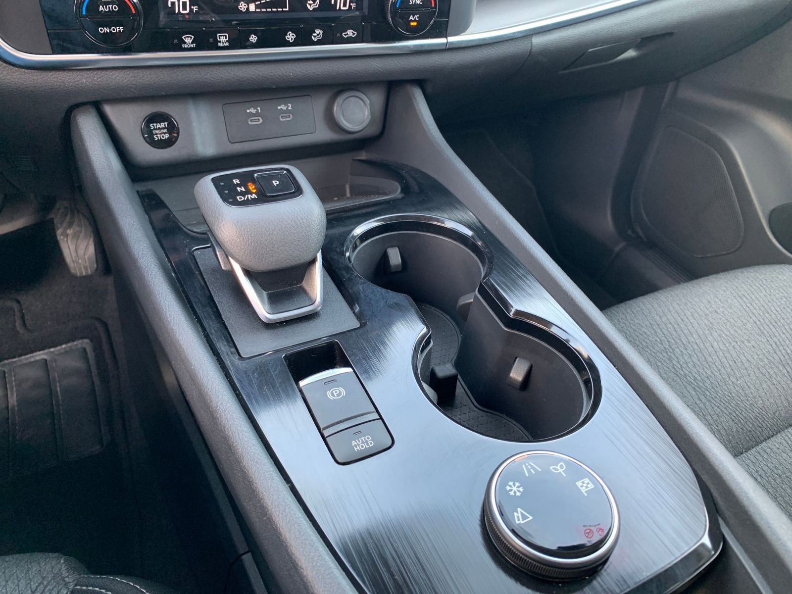 Used 2025 Nissan Rogue SV image 43