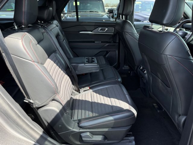 Used 2025 Ford Explorer ST-Line w/ ST-Line Street Pack AWD/4WD image 22