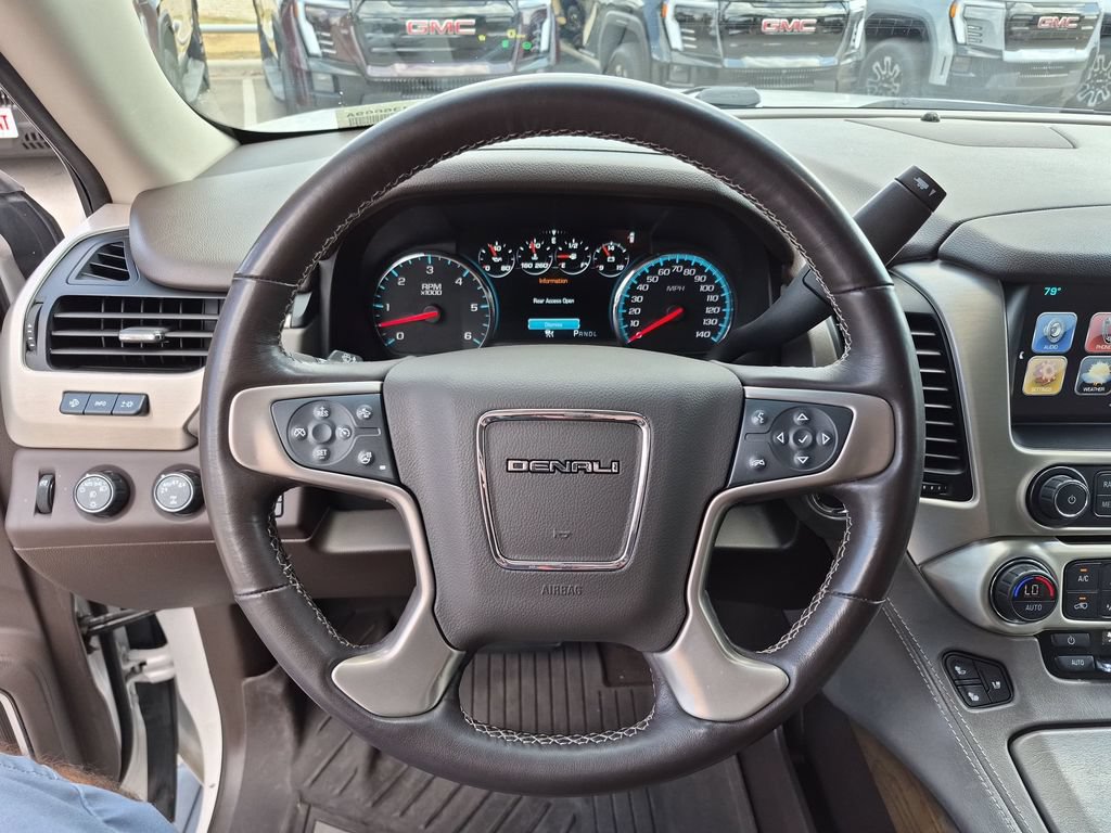 Used 2019 GMC Yukon XL Denali w/ Denali Ultimate Package AWD/4WD image 25