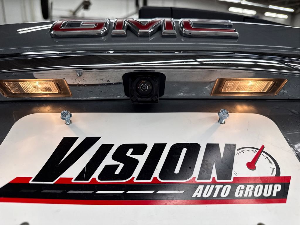 Used 2024 GMC Terrain SLT image 16