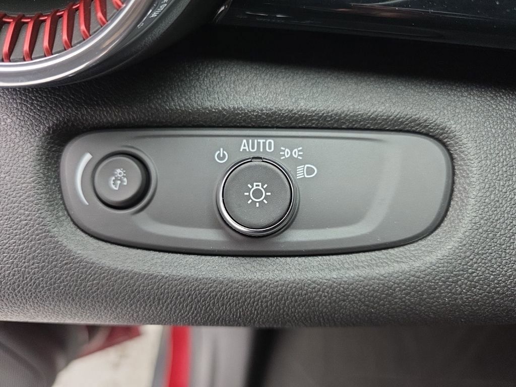 Used 2024 Chevrolet Trax RS w/ Driver Confidence Package image 23