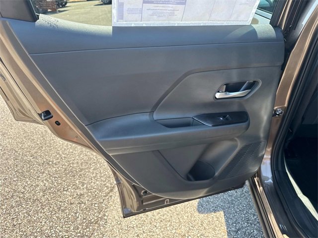 New 2025 Nissan Kicks SV image 14