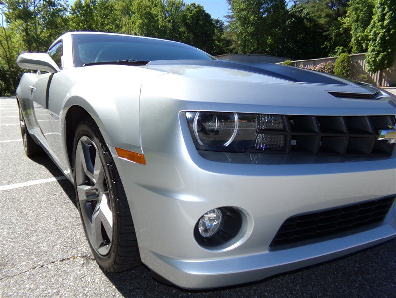 Used 2010 Chevrolet Camaro SS RWD image 4