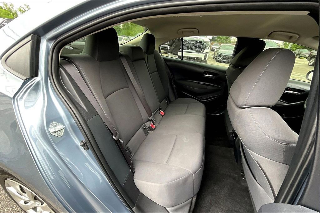 Used 2021 Toyota Corolla LE FWD image 27