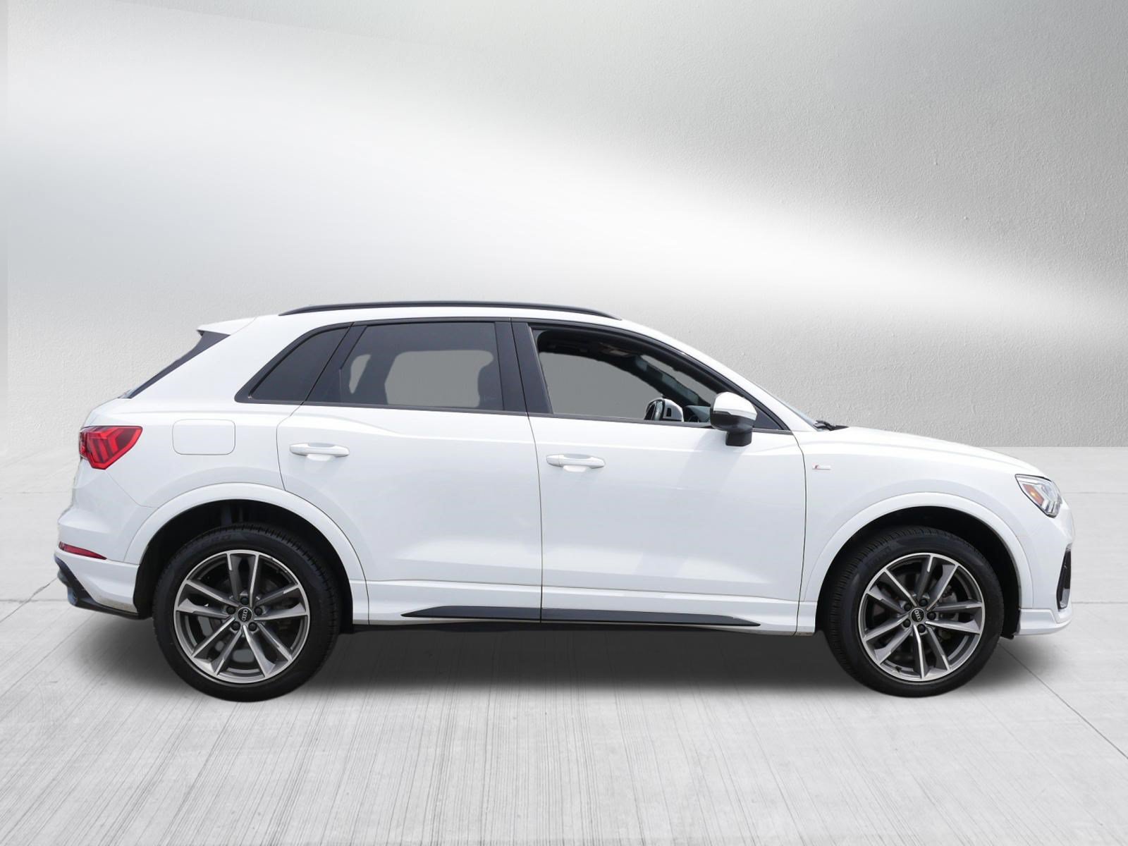 Certified 2022 Audi Q3 2.0T Premium Plus w/ Premium Plus Package AWD/4WD image 8