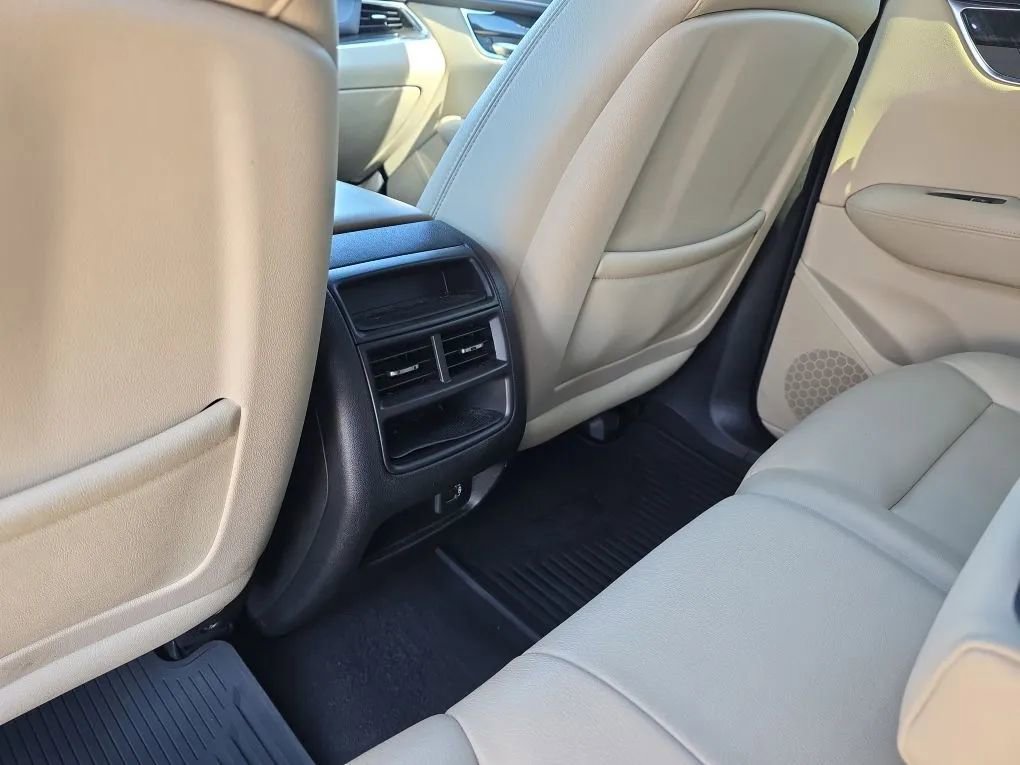 Used 2019 Cadillac XT5 AWD image 42