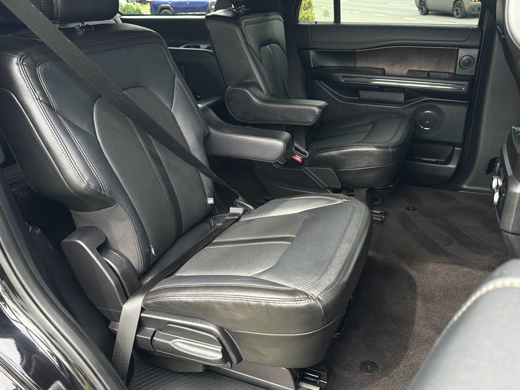 Used 2020 Ford Expedition Limited w/ Equipment Group 301A AWD/4WD image 18