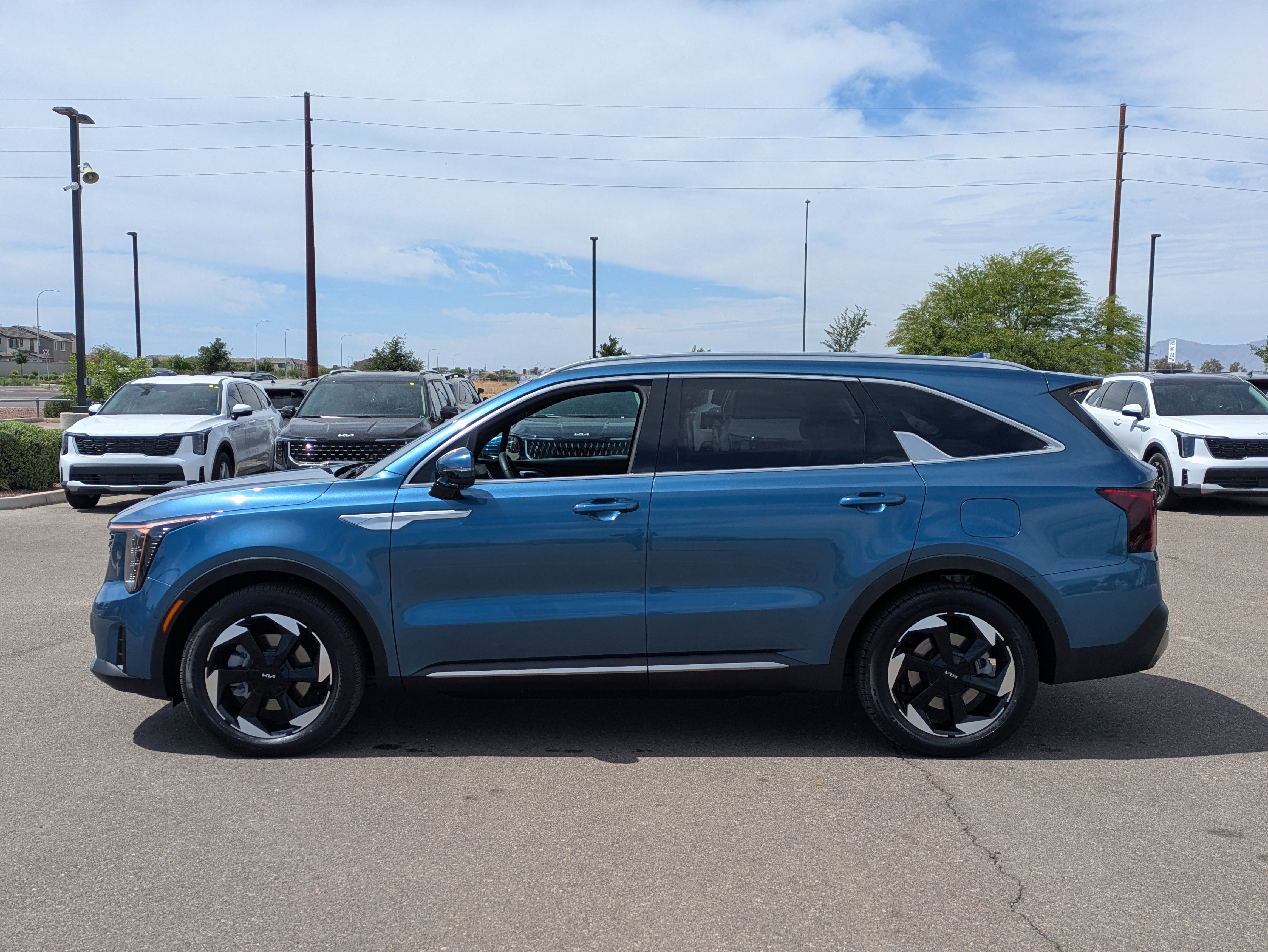 Certified 2025 Kia Sorento SX Prestige image 2