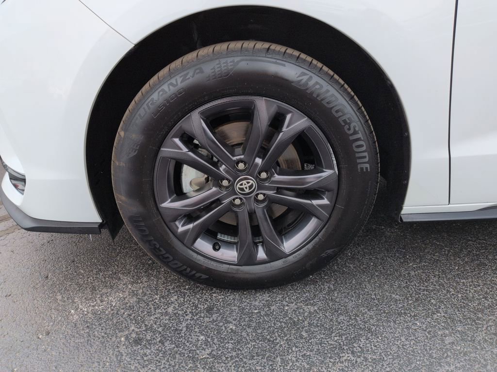 Used 2025 Toyota Sienna XSE w/ XSE Plus Package image 27