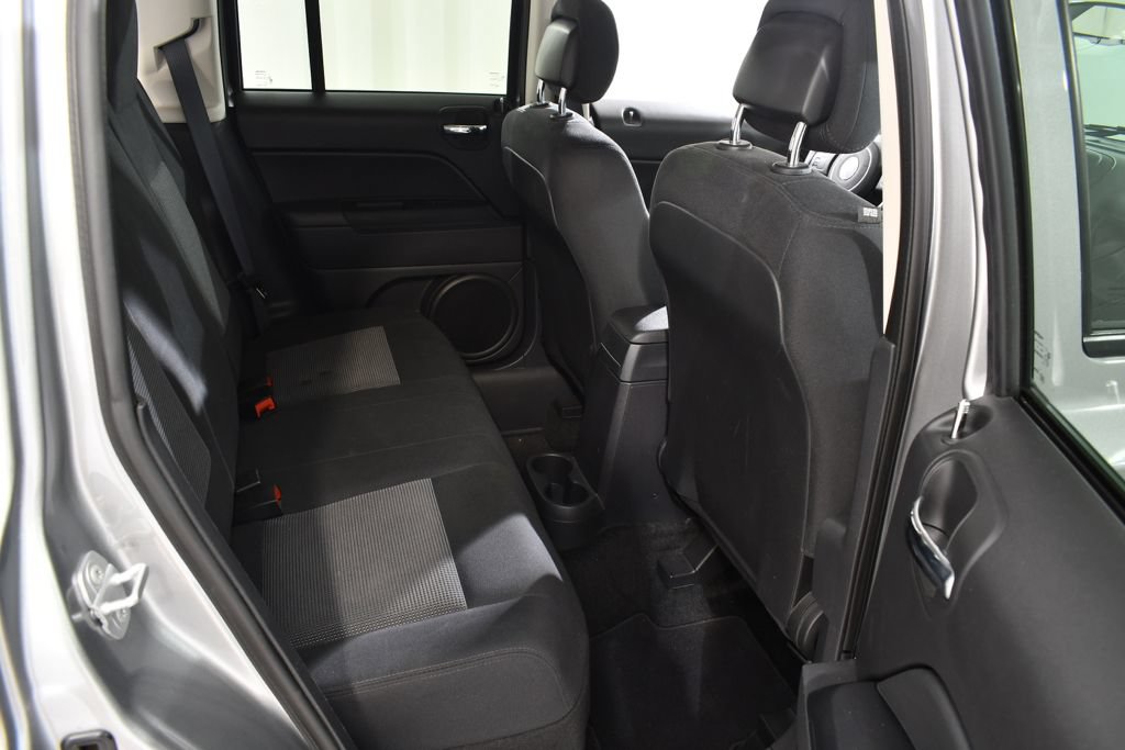 Used 2015 Jeep Patriot Latitude AWD/4WD image 19