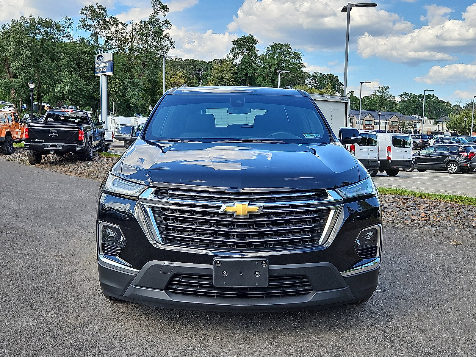 Certified 2023 Chevrolet Traverse LT image 2