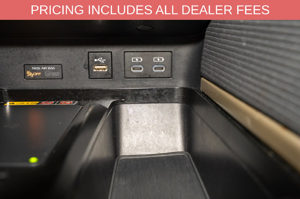 Used 2025 Toyota Camry SE FWD image 14