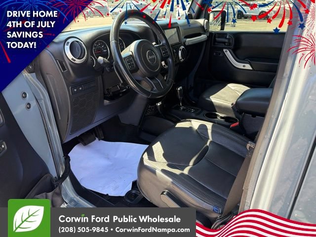 Used 2014 Jeep Wrangler Unlimited Rubicon w/ Connectivity Group AWD/4WD image 13