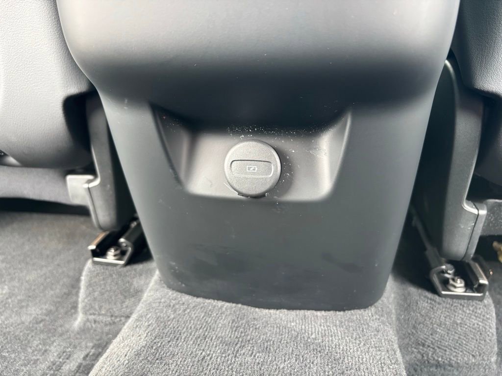 Certified 2026 Volvo XC90 B6 Plus w/ Protection Package Premier image 24