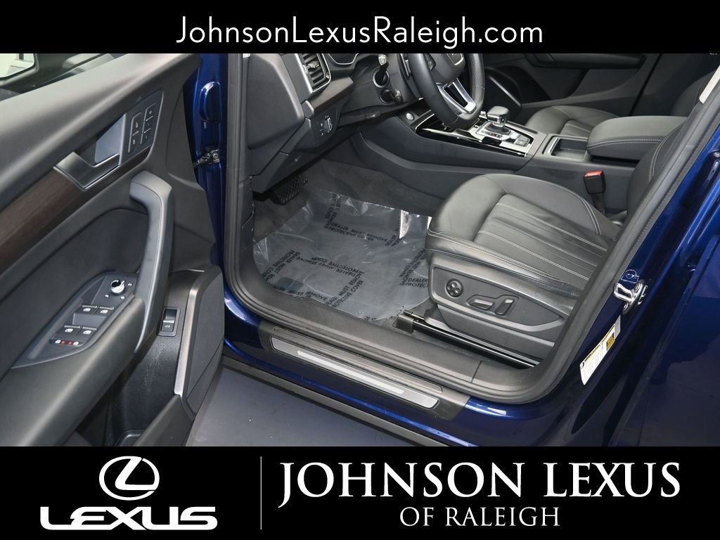 Used 2021 Audi Q5 2.0T Premium w/ Convenience Package image 11