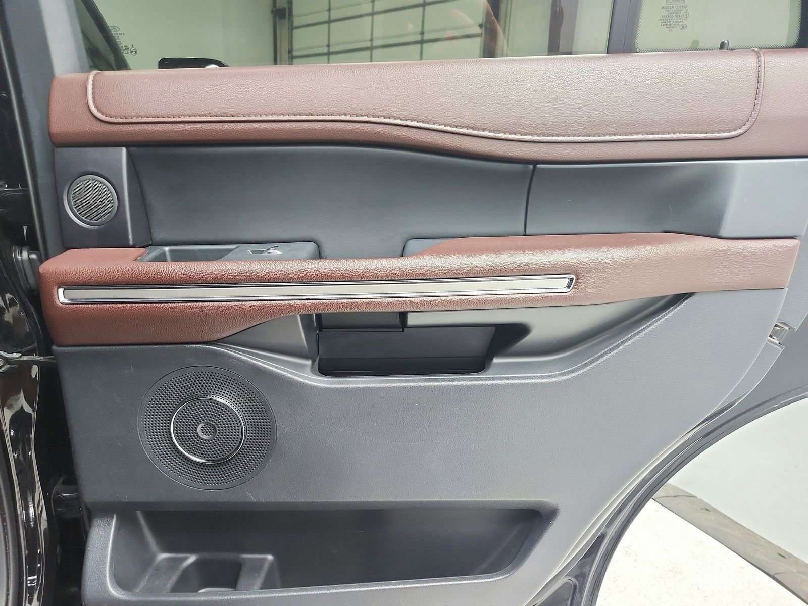 Used 2024 Ford Expedition Limited image 48