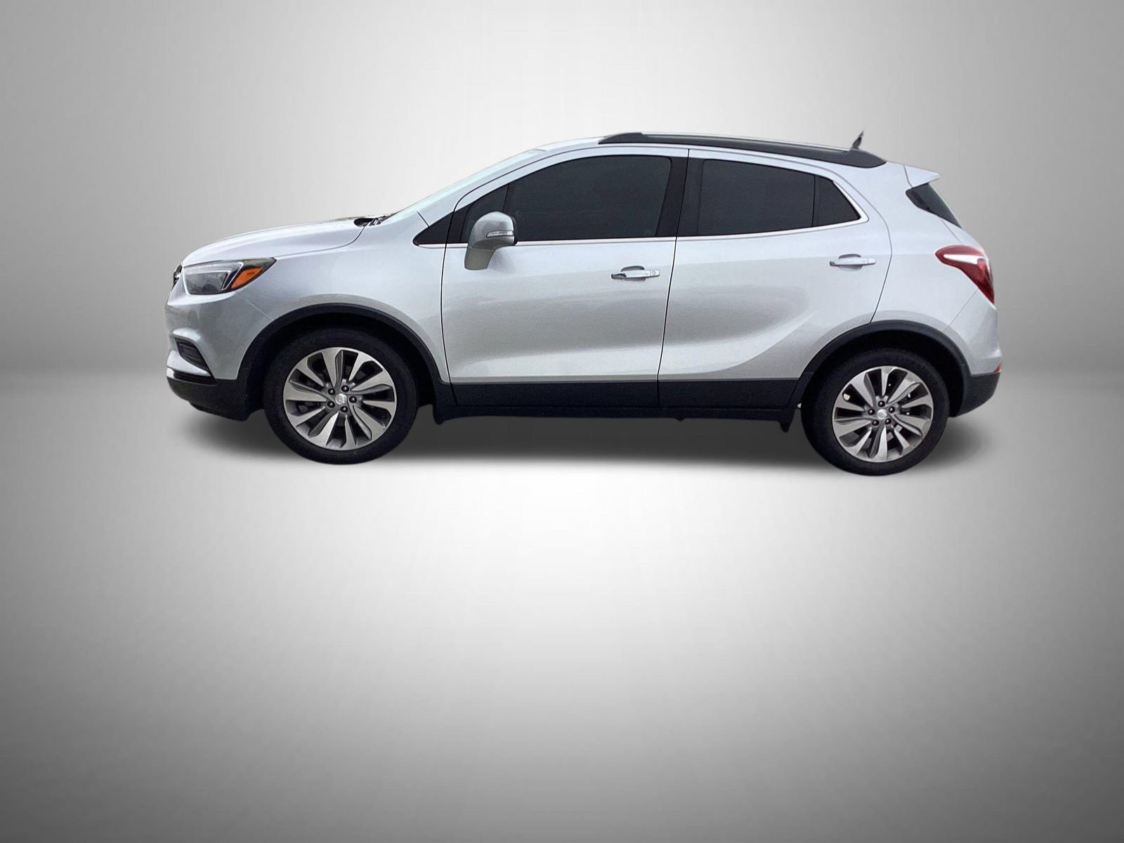 Used 2018 Buick Encore Preferred image 2