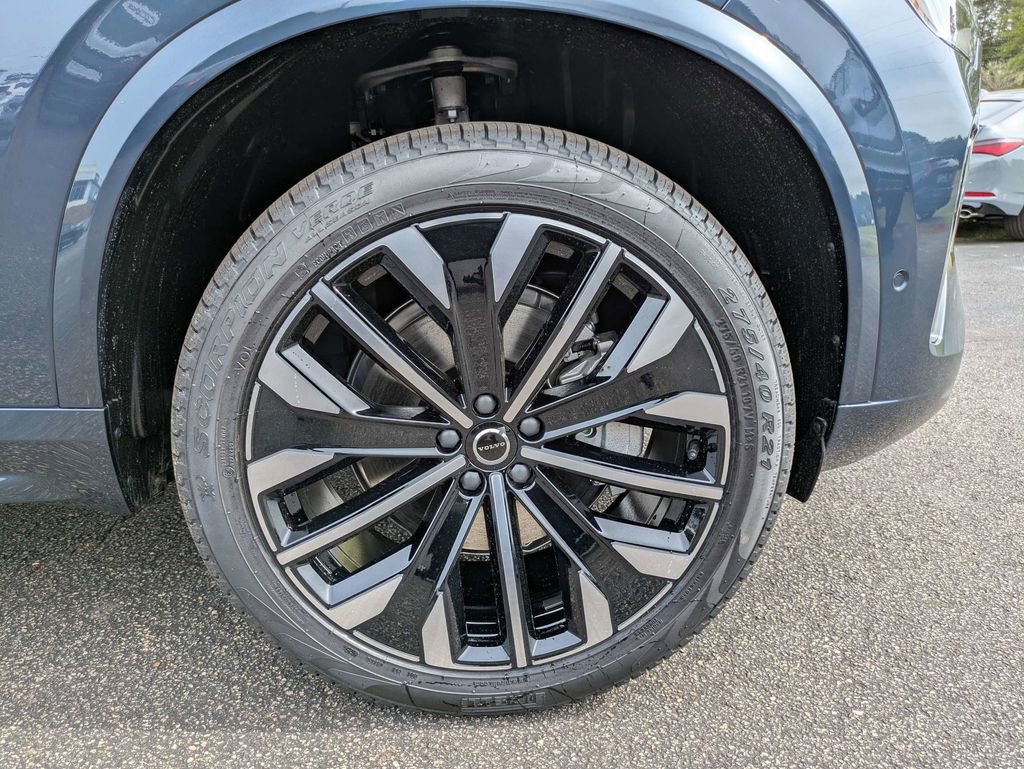 Used 2026 Volvo XC90 B6 Plus w/ Protection Package Premier AWD/4WD image 11