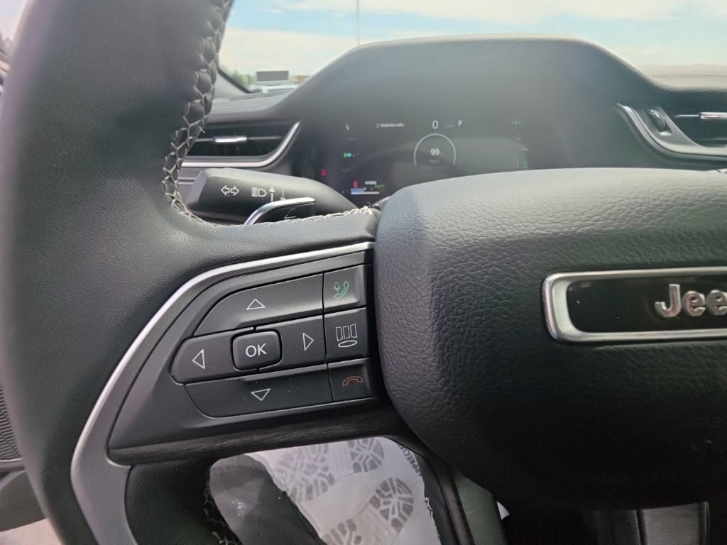 Used 2024 Jeep Grand Cherokee Limited 4xe AWD/4WD image 17