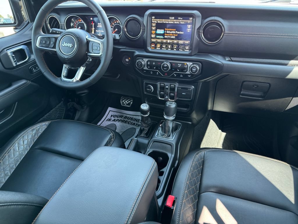 Used 2023 Jeep Gladiator Overland AWD/4WD image 14