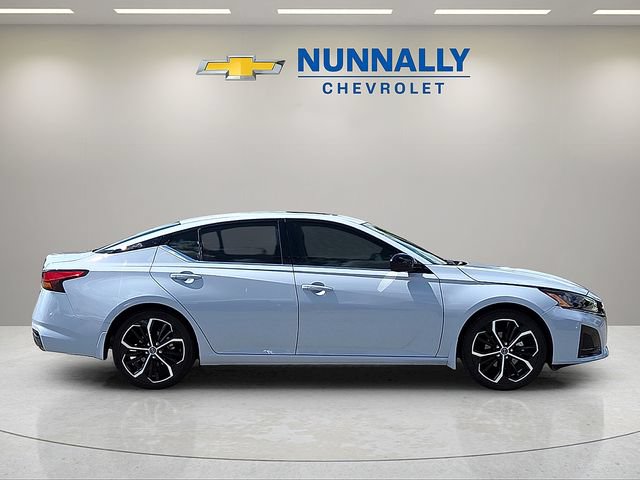 Used 2024 Nissan Altima 2.5 SR w/ SR Premium Package FWD image 6