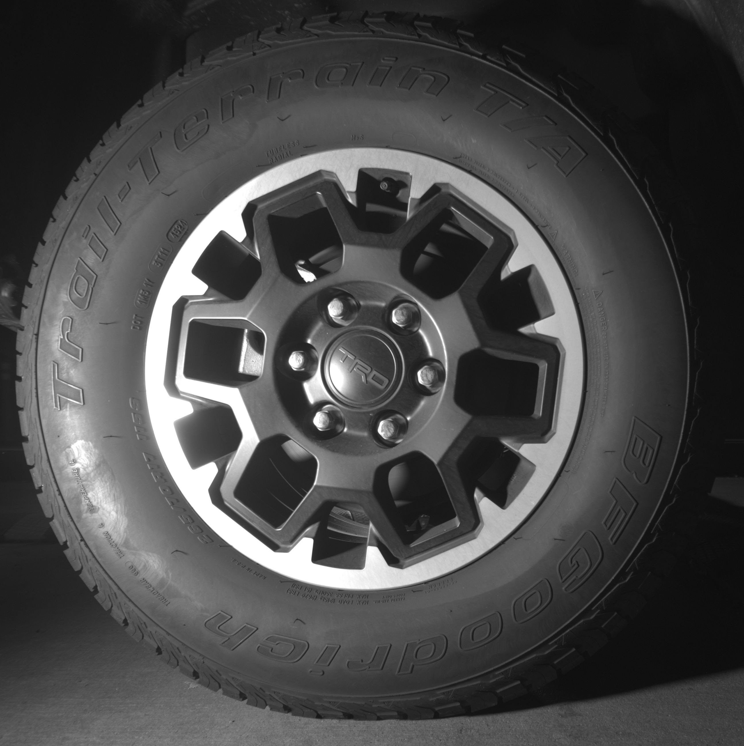 Used 2025 Toyota Tacoma TRD Off-Road image 15